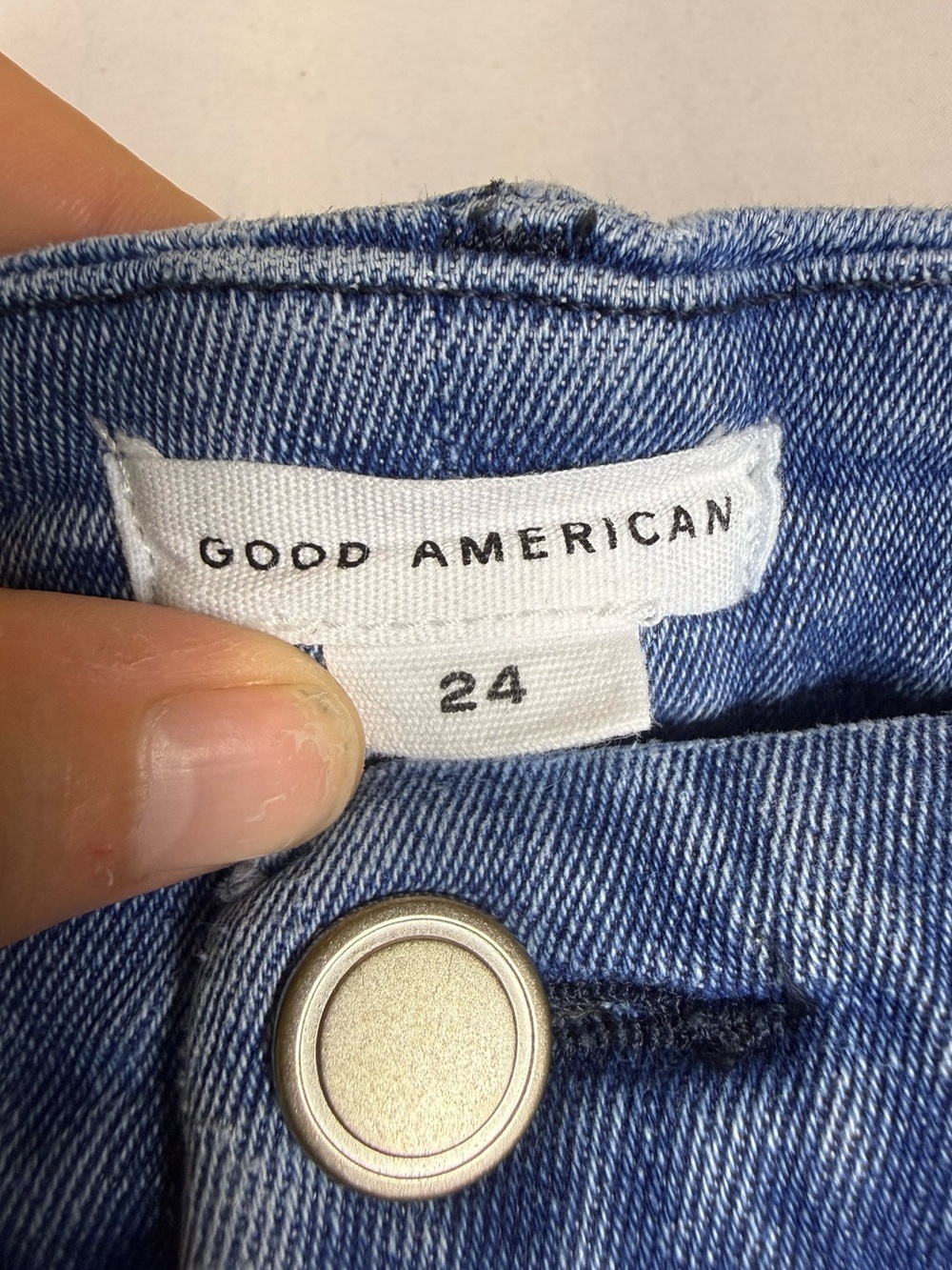 Good American Good Curve Straight Crop Jeans Women's 24 Raw Hem Light Wash - Picture 3 of 11